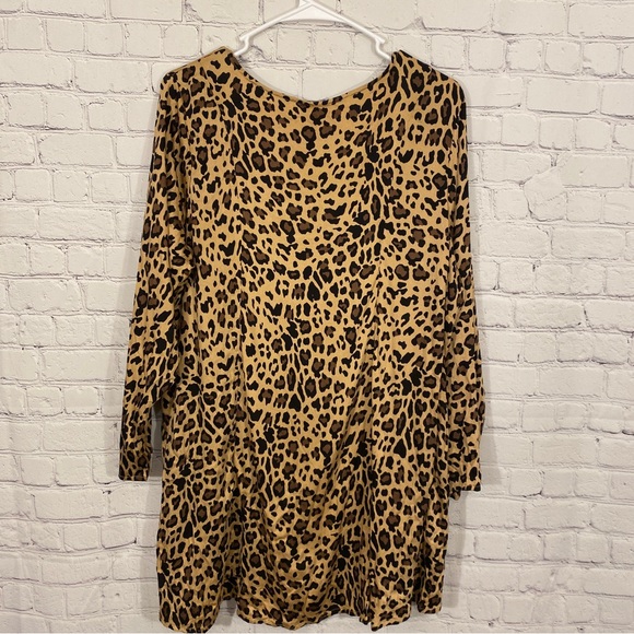 Torrid Womens Shirt 1X Leopard Print Button Up Fit And Flare Scoop Neck NWT - Picture 5 of 7